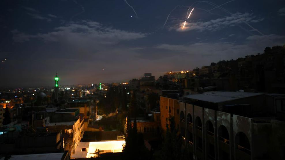 سوريا تتهم إسرائيل بشن غارات على حلب أسفرت عن سقوط عشرات القتلى