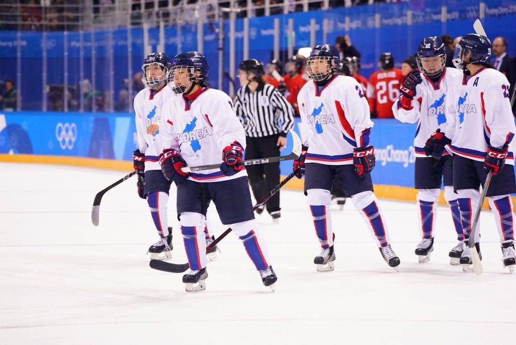 평창 동계올림픽 경기장에 오른 남북 아이스하키 단일팀