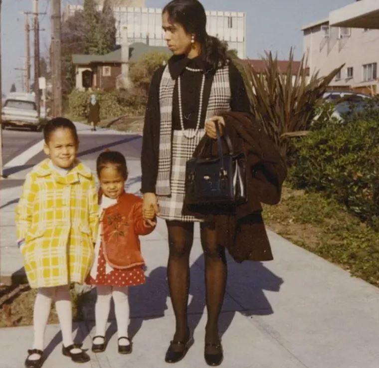 Shyamala Gopalan y sus hijas Kamala Harris y Maya Harris.