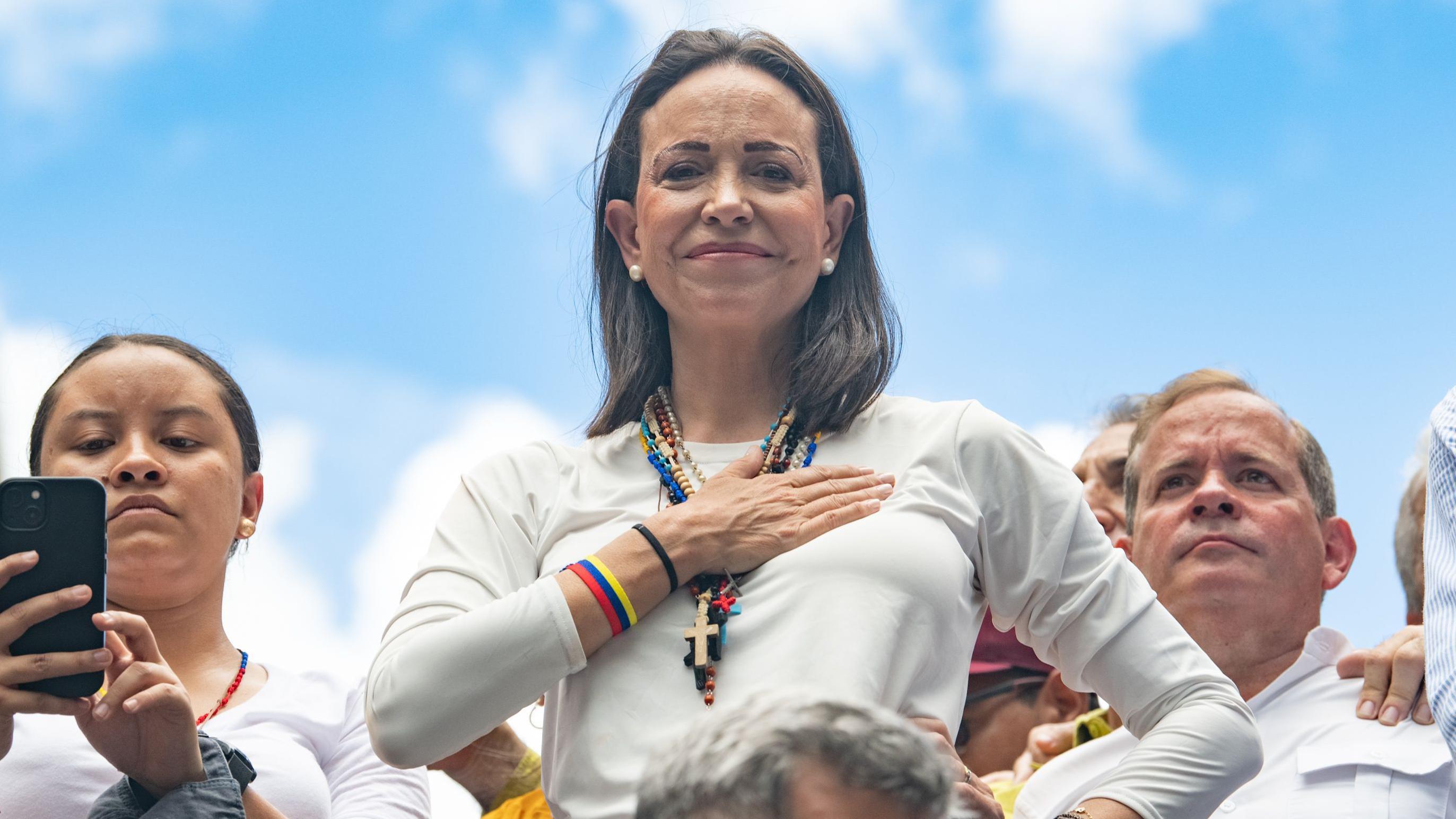 María Corina Machado durante las protestas en Venezuela en contra de los resultados de las elecciones en Venezuela que dio el gobierno.