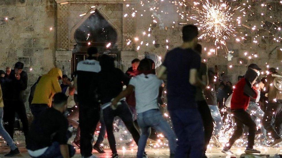 En el sitio se han presentado varios choques entre manifestantes y policía