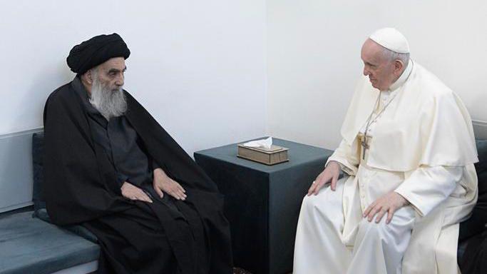 Ali al Sistani y el papa Francisco.