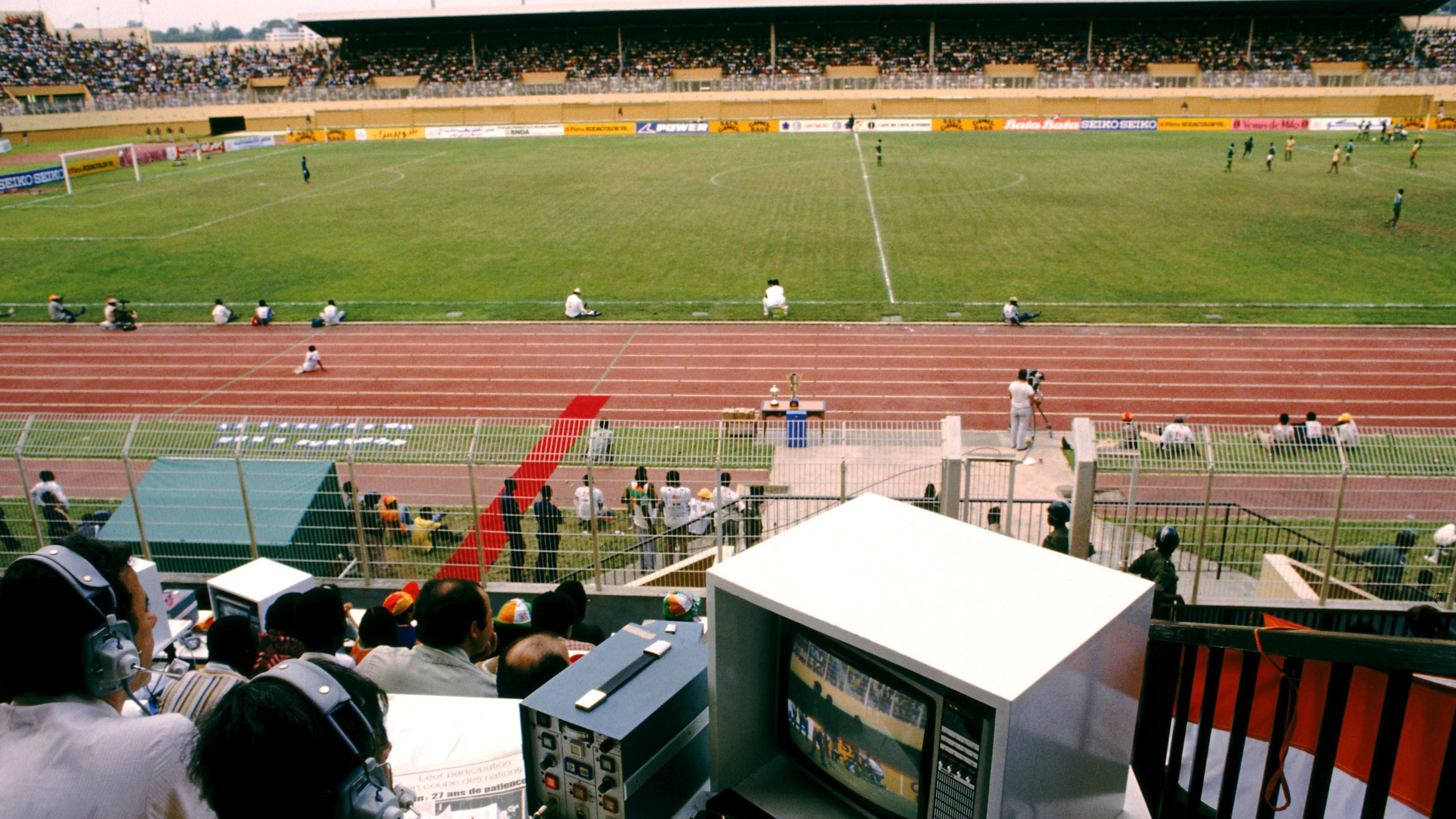 استضافت ساحل العاج كأس الأمم الأفريقية مرة واحدة فقط من قبل- في عام 198 - عندما ضمت المنافسة ثمانية فرق فقط.