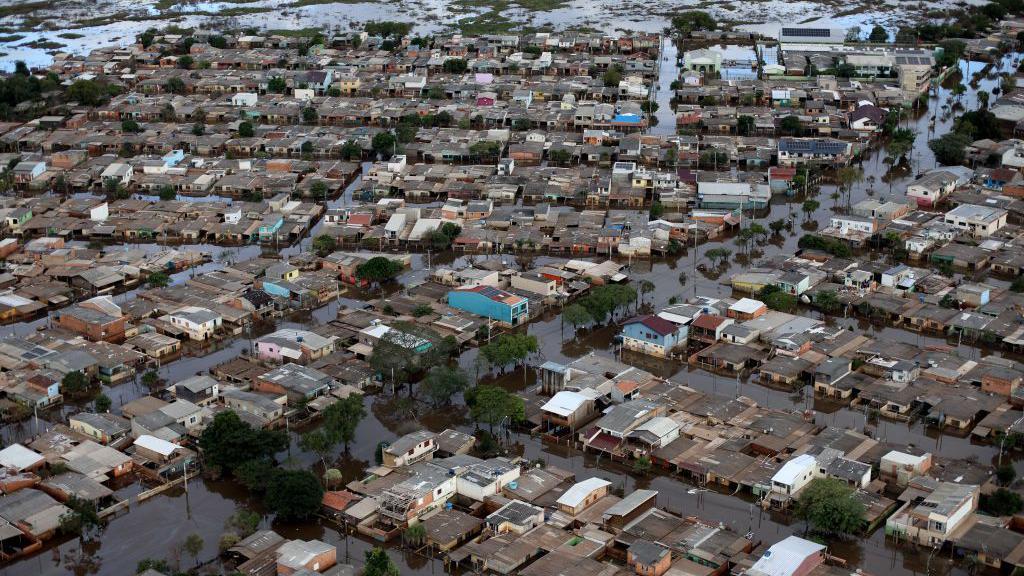 Bairro de Santa Rita, na cidade de Guaíba, alagada durante tragédia no RS