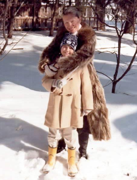 Collier Landry en su infancia junto a su madre Noreen.