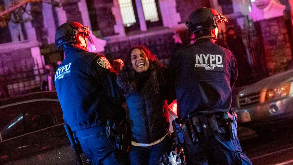Estudiante es detenida por la policía en Nueva York