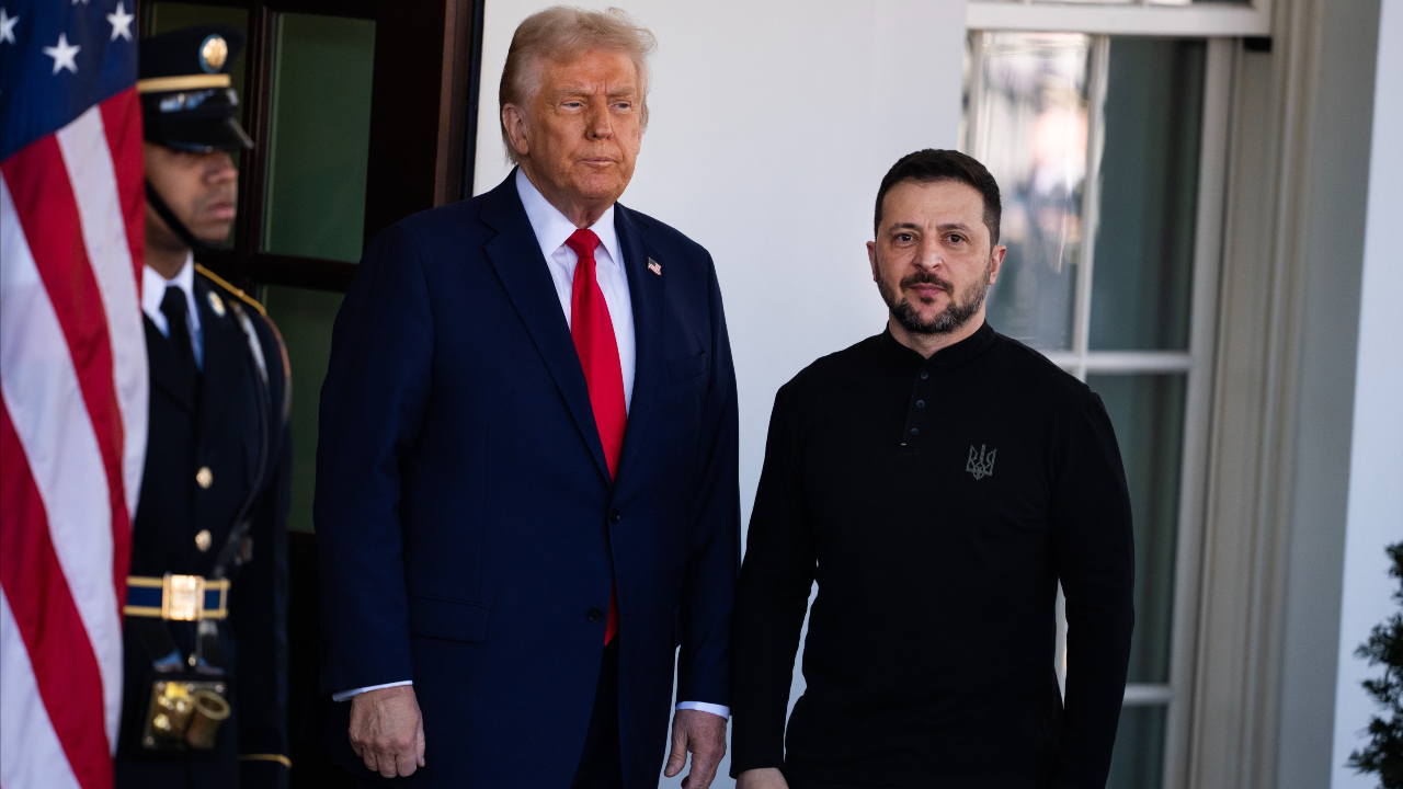 Donald Trump y Volodymyr Zelensky.