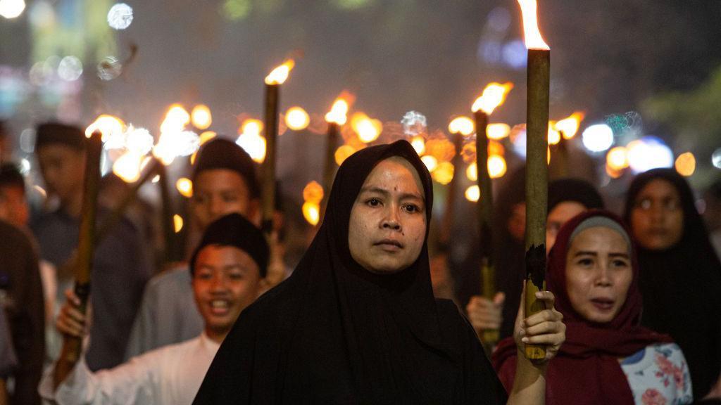Muçulmanos na Indonésia celebram o ano novo