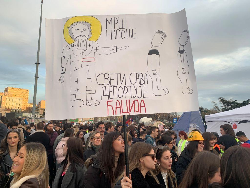 transparent na protestu na Autokomandi