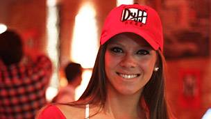 Promotora de cerveza Duff. Foto cortesÃ­a: Duff Sudamericana S.A.S.