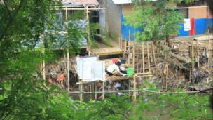 Menanti Ciliwung dinormalisasi - BBC Indonesia