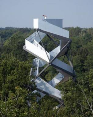 150720155920_dizzying_projects_in_the_world_439x549_bbc_nocredit.jpg