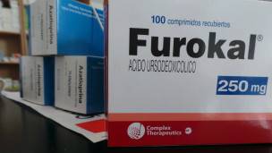 La farmacia popular enfrenta también sus oponentes. Un senador de la oposición calificó la idea como 