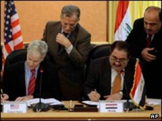 مراسم امضا - زیباری و کراکر