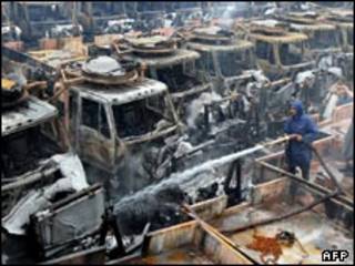 انبار تدارکاتی ناتو در پیشاور پس از حمله