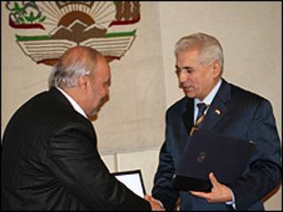 ظریفی و خیرخواه