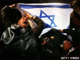 Apoiadores do Likud observam apuração de votos (Getty Images)