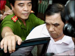 Công an Việt Nam bắt ông Huỳnh Ngọc Sỹ