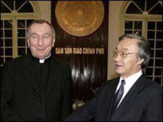 Thứ trưởng Ngoại giao Vatican Pietro Parolin và Trưởng ban Tôn giáo Chính phủ Nguyễn Thế Doanh