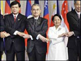 Các nhà lãnh đạo khối Asean tại một cuộc họp thượng đỉnh gần đây