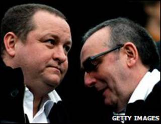 Derek Llambias (phải) và Mike Ashley
