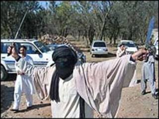 من عناصر حركة مسلحة