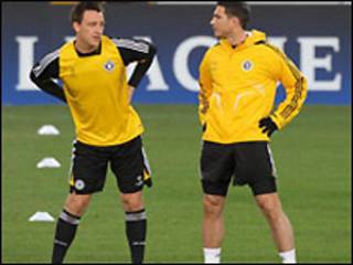 Terry và Lampard trên sân tập hôm 9/3