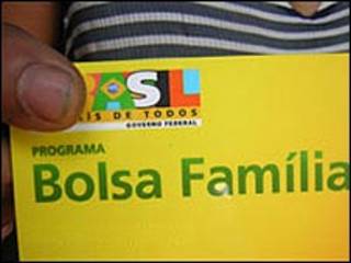Carteira do Bolsa Família (arquivo)