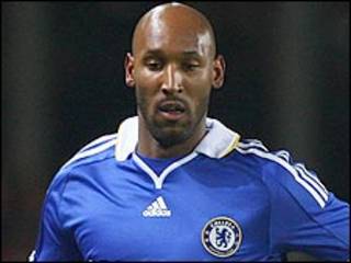 Tiền đạo Anelka của Chelsea