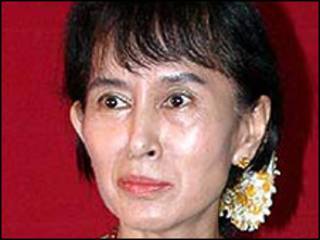 Aung San Suu Kyi - lãnh tụ đối lập Miến Điện
