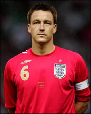 Cầu thủ John Terry, đội trưởng tuyển Anh