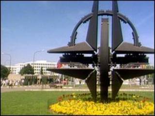 نشان پیمان ناتو