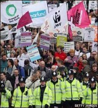 Protesto em Londres - 'Put People First'