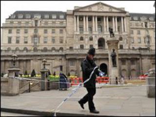 Cảnh sát triển khai trong khu tài chính London