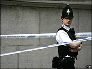 Policial em área interditada de Londres antes da cúpula do G20