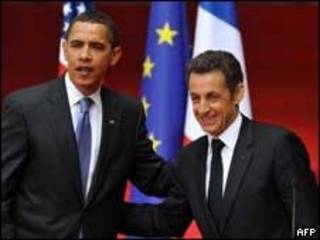 O presidente dos Estados Unidos, barack Obama, e o presidente da França, Nicolas Sarkozy, em encontro nesta sexta-feira