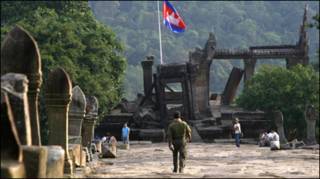 Đền Preah Vihear nằm sát biên giới với Thái Lan