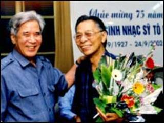 NS Trần Hoàn (bên trái) và NS Tô Hải