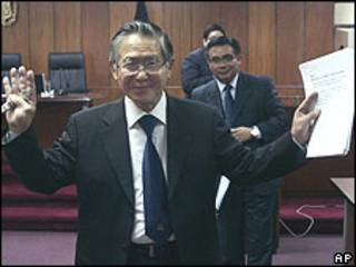 Alberto Fujimori após uma das audiências de julgamento