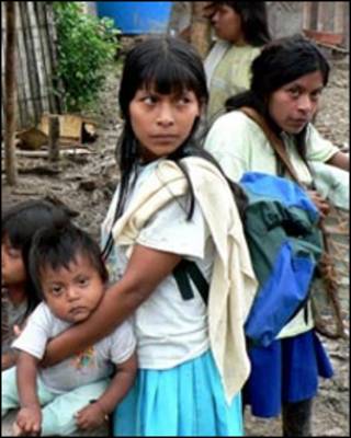 Indigenas de la tribu awa en Colombia
