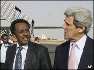 جان کری و محمد الحسن رئیس مجلس سودان در خارطوم