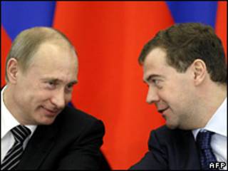 Hai ông Putin và Medvedev