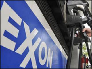 Bomba de gasolina da Exxon