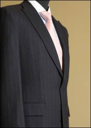 Terno Alexander Amosu (Foto: Divulgação)