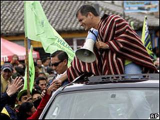 Rafael Correa en campaña en Ecuador (22/04/2009)
