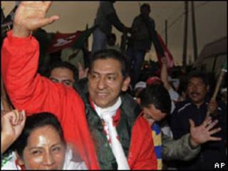 O candidato de oposição à Presidência do Equador, Lucio Gutiérrez (AP, 23/4)
