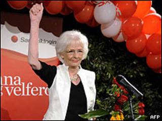Johanna Sigurdardottir celebra