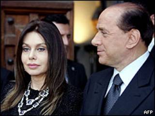 Veronica Lario e Silvio Berlusconi (arquivo)