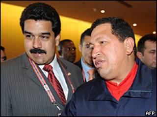 Nicolás Maduro, canciller de Venezuela y Hugo Chávez, presidente de Venezuela. Foto de archivo: 18/04/09
