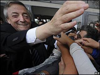 El ex presidente de Argentina, Nestor Kirchner, durante un acto electoral en Buenos Aires. 11 de mayo de 2009.